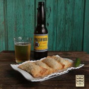 Pastel de costela, queijo, camarão